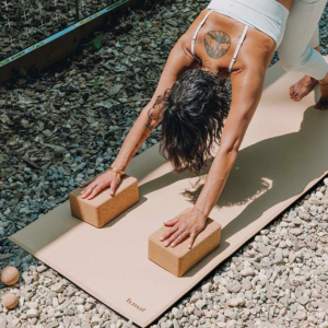 b, Halfmoon Strong Yoga Mat